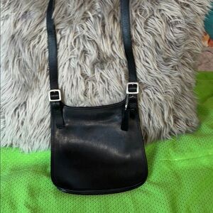 vtg. Coach flat saddle crossbody Elegant Black Leather Shoulder Bag